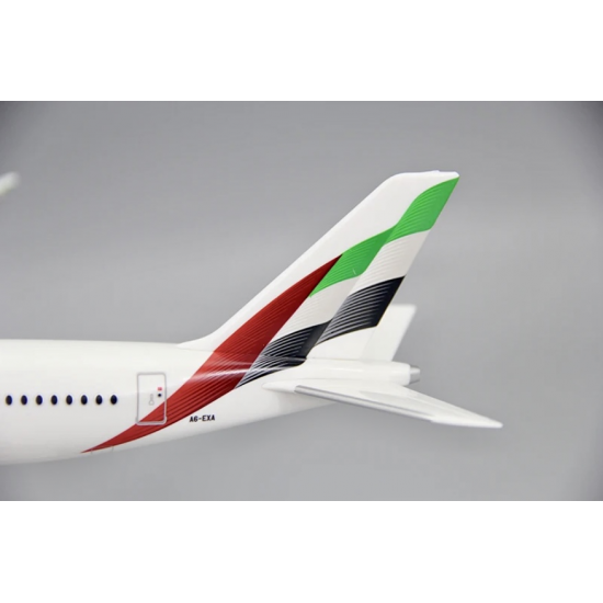 Модель літака AIRBUS A350-900 UAE Emirates 1:200