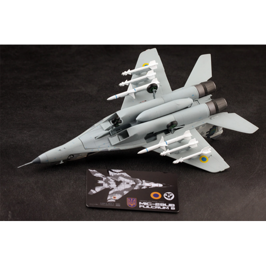 Модель истребителя МиГ-29 Воздушных Сил Украины (1:72) Модель истребителя МиГ-29 Воздушных Сил Украины (1:72)