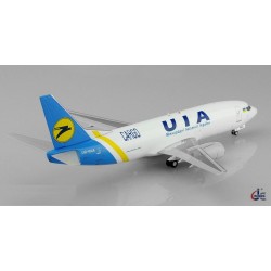 Модель самолёта Boeing 737-300F МАУ (1:200) Модель самолёта Boeing 737-300F МАУ (1:200)
