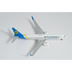 Модель самолёта Boeing 737-800 МАУ (1:400) Модель самолёта Boeing 737-800 МАУ (1:400)