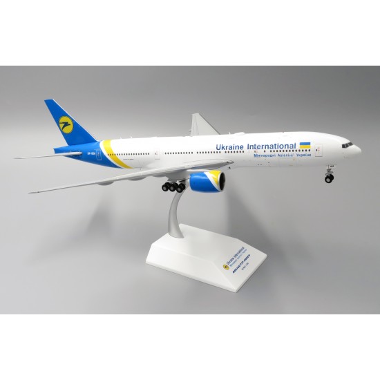 Модель самолета Boeing 777-200ER МАУ 1:200