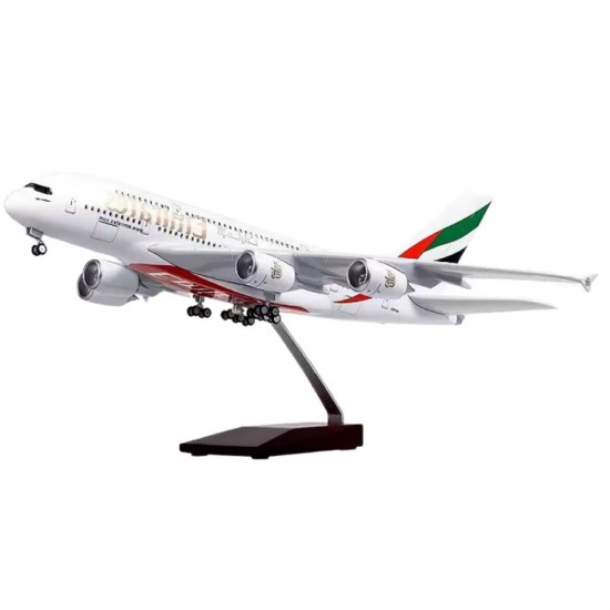 Модель самолета Airbus A380 Emirates (1:160) со звуковой LED-подсветкой Модель самолета Airbus A380 Emirates (1:160) со звуковой LED-подсветкой