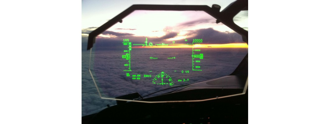 Проекционные дисплеи на лобовом стекле: нужны ли они пилотам малой авиации
