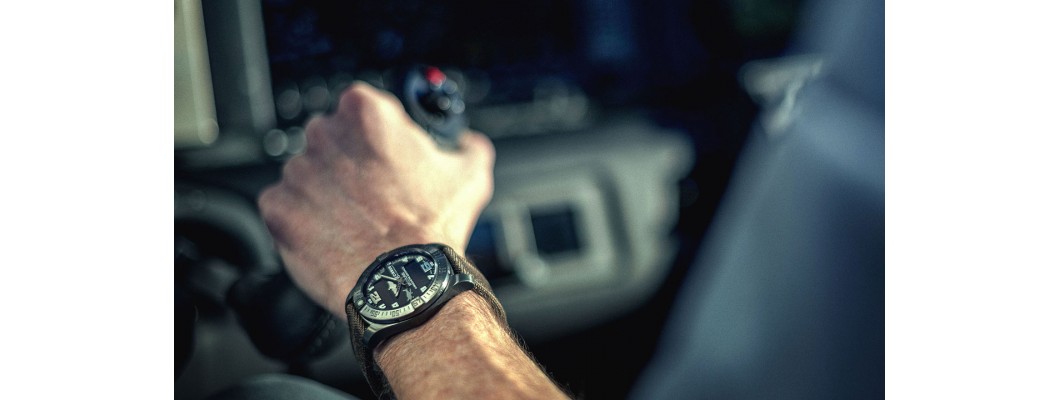 Какие выбрать наручные часы для авиаторов: гайд покупателю
