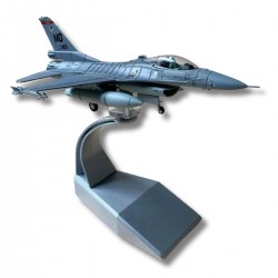 Металлическая модель самолета истребителя F16 в масштабе 1:100 Металлическая модель самолета истребителя F16 в масштабе 1:100