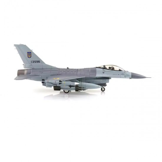 F-16 Ukrainian fighter model UA24-3596 (1:72) F-16 Ukrainian fighter model UA24-3596 (1:72)
