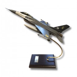 Модель самолета F-16 1:48 Модель самолета F-16 1:48
