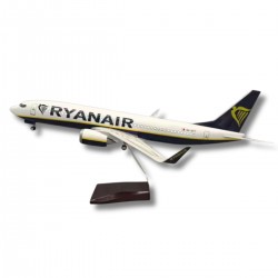 Модель самолета Boeing 737-800 Ryanair (1:160) со звуковой LED-подсветкой Модель самолета Boeing 737-800 Ryanair (1:160) со звуковой LED-подсветкой