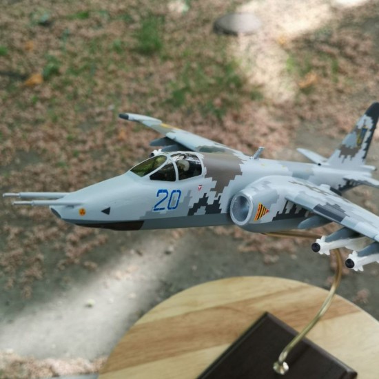 Su-25 model aircraft 1:48