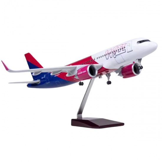 Модель літака Airbus А320 Wizz Air (1:180) з звуковою LED-підсвіткою Модель літака Airbus А320 Wizz Air (1:180) з звуковою LED-підсвіткою