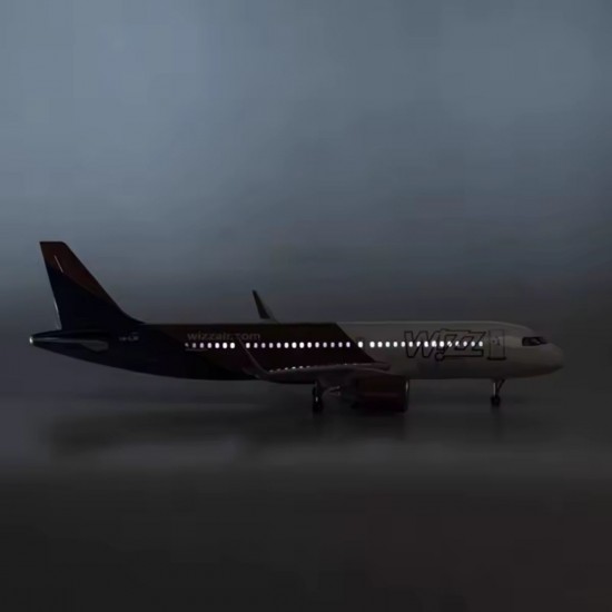 Модель літака Airbus А320 Wizz Air (1:180) з звуковою LED-підсвіткою Модель літака Airbus А320 Wizz Air (1:180) з звуковою LED-підсвіткою