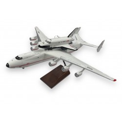 Модель літака Ан-225 Мрія та Буран СССР-82060 Antonov Airlines 1:200