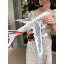 Модель самолета Airbus A380 Emirates (1:160) со звуковой LED-подсветкой Модель самолета Airbus A380 Emirates (1:160) со звуковой LED-подсветкой