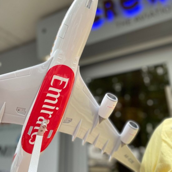 Модель літака Airbus A380 Emirates (1:160) зі звуковою LED-підсвіткою Модель літака Airbus A380 Emirates (1:160) зі звуковою LED-підсвіткою
