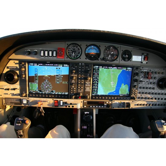Integrated flight instrument system Garmin G1000