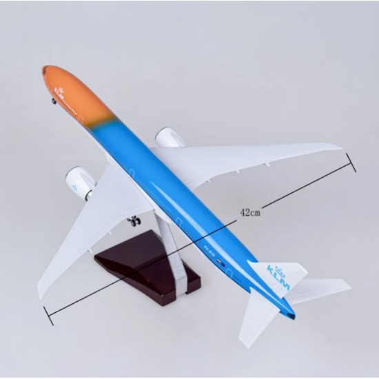 Модель літака Boeing 777 KLM Orange (1:157) з звуковою LED-підсвіткою