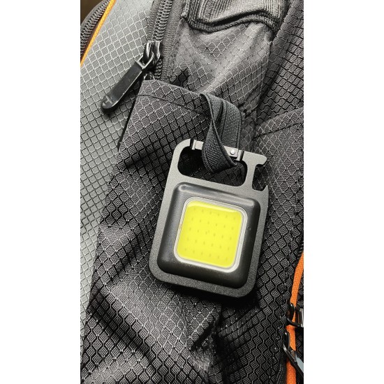 Акумуляторний кишеньковий LED ліхтар - карабін з магнитом