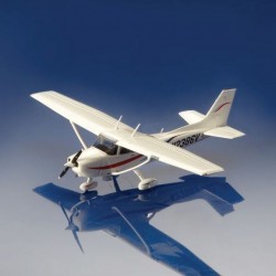 Модель самолета Cessna 172 Skyhawk 2021 Limited Edition Sporty’s 1:72 Модель самолета Cessna 172 Skyhawk 2021 Limited Edition Sporty’s 1:72