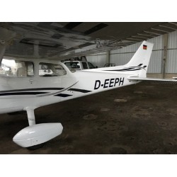 Самолет Cessna 172M (D-EEPH) Самолет Cessna 172M (D-EEPH)