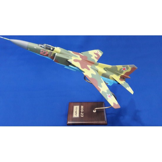 Модель самолета МиГ-23 1:48