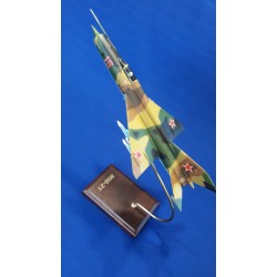 Модель самолета МиГ-21 1:48 Модель самолета МиГ-21 1:48