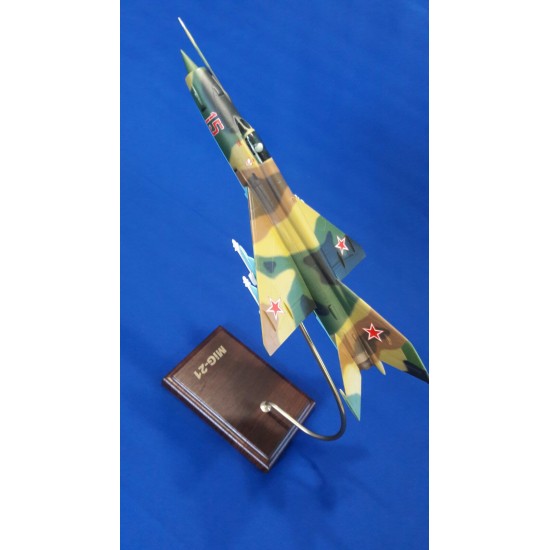 Модель самолета МиГ-21 1:48