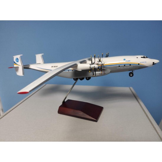 Модель самолета Antonov 22 "Antei" UR-09307 Antonov Airliners (шасси) 1:144