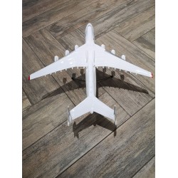 Модель самолета Antonov 225 Mriya UR-82060 Antonov Airlines 1:200 Модель самолета Antonov 225 Mriya UR-82060 Antonov Airlines 1:200
