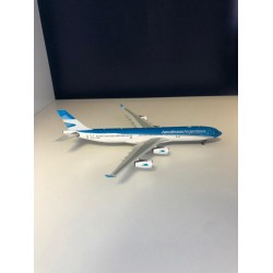 Модель самолета AIRBUS A340-300 AEROLINAS ARGENTINAS LV-CSE Модель самолета AIRBUS A340-300 AEROLINAS ARGENTINAS LV-CSE