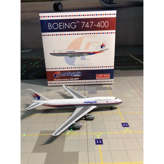 Модель літака BOEING 747-400 MALAYSIA AIR 9M-MPP