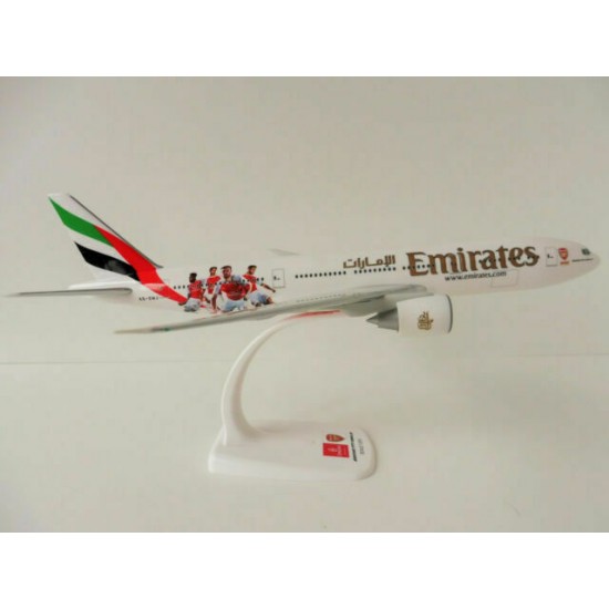 Модель літака Boeing 777-200LR Emirates FC Arcenal London 1:200