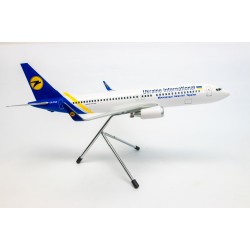 Модель самолета BOEING 737-800 МЕЖДУНАРОДНЫЕ АВИАЛИНИИ УКРАИНЫ Модель самолета BOEING 737-800 МЕЖДУНАРОДНЫЕ АВИАЛИНИИ УКРАИНЫ