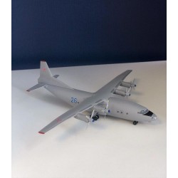 Модель самолета ANTONOV-12 1:200 Herpa