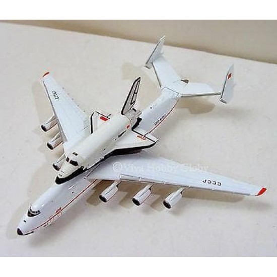 Модель самолета Ан-225 Мрия с Бураном 1:500