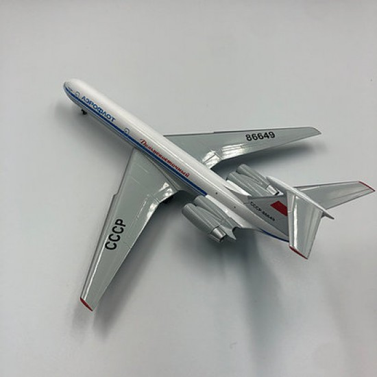 Модель самолета Ил-62 Аэрофлот CCCP-86649 "Дальневосточный"