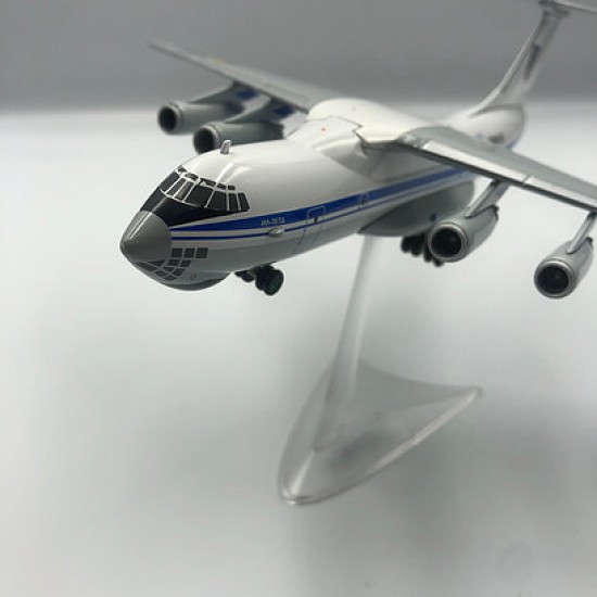 Модель самолета Ил-76 ВВС 1:200