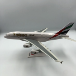 A380 Emirates (1:250) A380 Emirates (1:250)
