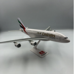 A380 Emirates (1:250) A380 Emirates (1:250)