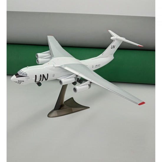 Модель самолета Ил-76 UN 1:200