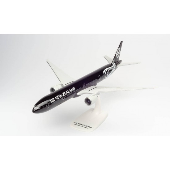 Модель літака BOEING 777-300ER Air NewZeland All Blacks ZK-OKQ (1:200)