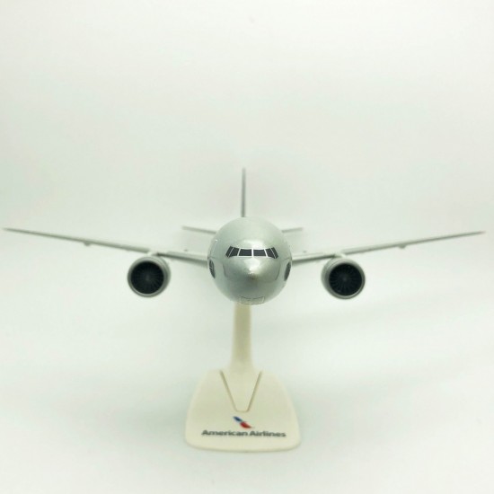 Модель літака Boeing 777-300ER American Airlines 1:200