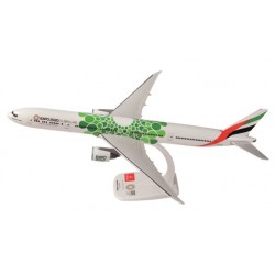 Модель самолета Boeing 777-300 Emirates Expo 2020 Dubai UAE, Green 1:200 Модель самолета Boeing 777-300 Emirates Expo 2020 Dubai UAE, Green 1:200