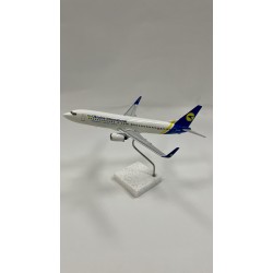 Модель самолета Boeing 737-800 МАУ UR-PSW 1:200 Модель самолета Boeing 737-800 МАУ UR-PSW 1:200