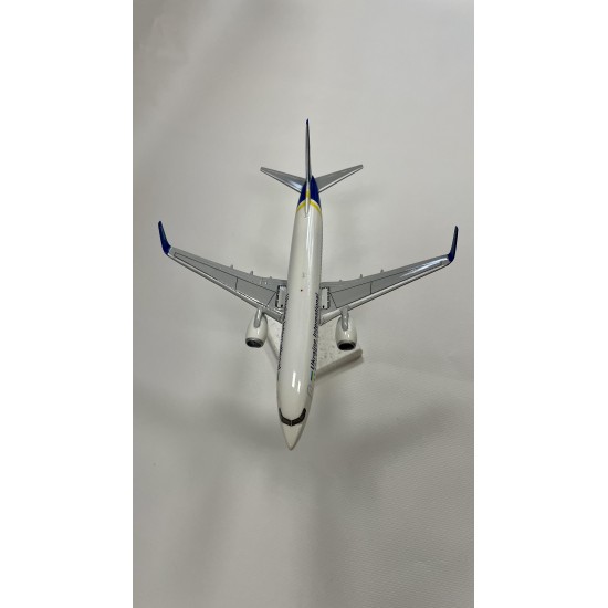 Модель літака Boeing 737-800 МАУ UR-PSW 1:200