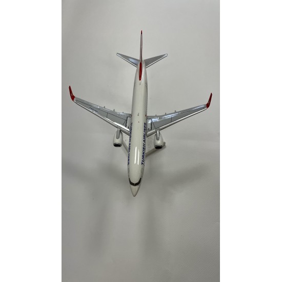 Модель літака Boeing 737-800 Turkish Airlines TC-JVJ 1:200