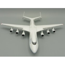 Модель самолета Антонов Ан-225 UR-82060 1:400 Модель самолета Антонов Ан-225 UR-82060 1:400