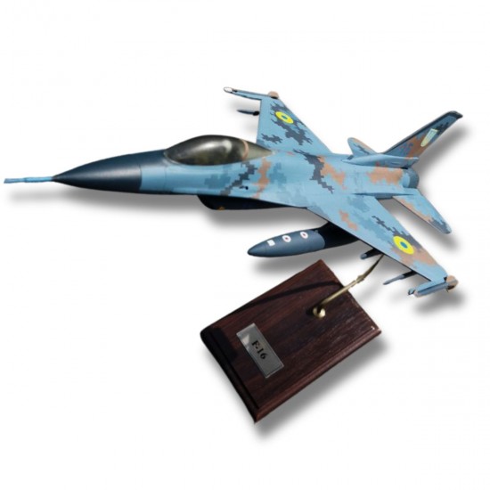 Модель самолета F-16 1:48