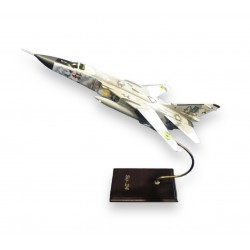 Модель самолета Су-24 1:72