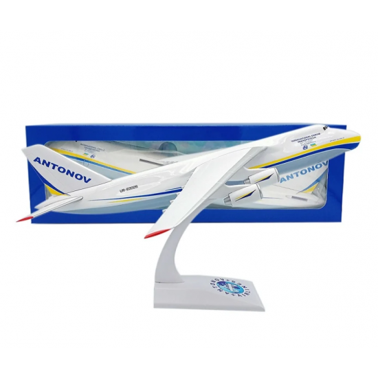 Модель літака Ан-124 "Руслан" 1:400