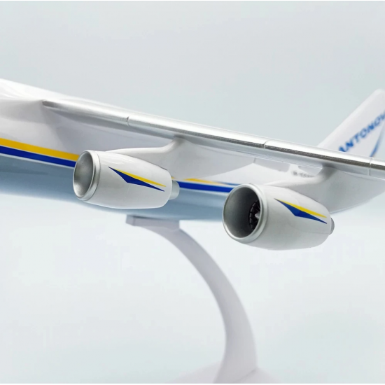 Модель літака Ан-124 "Руслан" 1:400